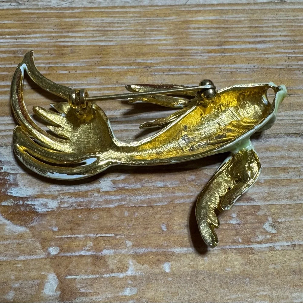 RARE Vintage Yelllow Enamel & Gold Fish Brooch w/Rhinestone Eye
